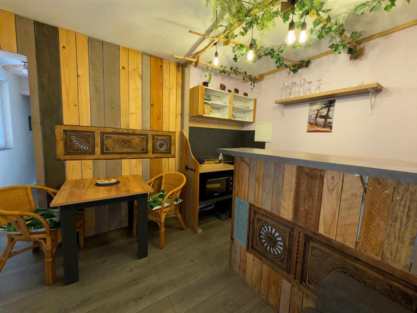 L'Echappee Belle A L'Etang D'Anty -Appartement Saint-Nabord Rum bild